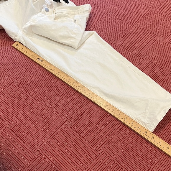 Calvin Klein women’s size 12 capri lightly stretchy white Jeans / Pants - Picture 9 of 13